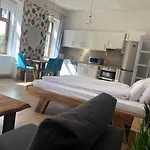 Terrace Prémium Belváros Jacuzzival Appartamento Veszprém