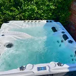 Terrace Prémium Belváros Jacuzzival Appartamento Veszprém