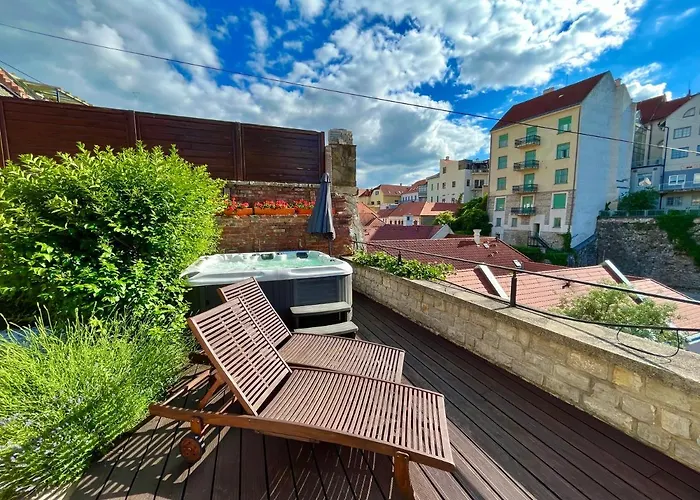 Terrace Premium Belvaros Jacuzzival 아파트 *
